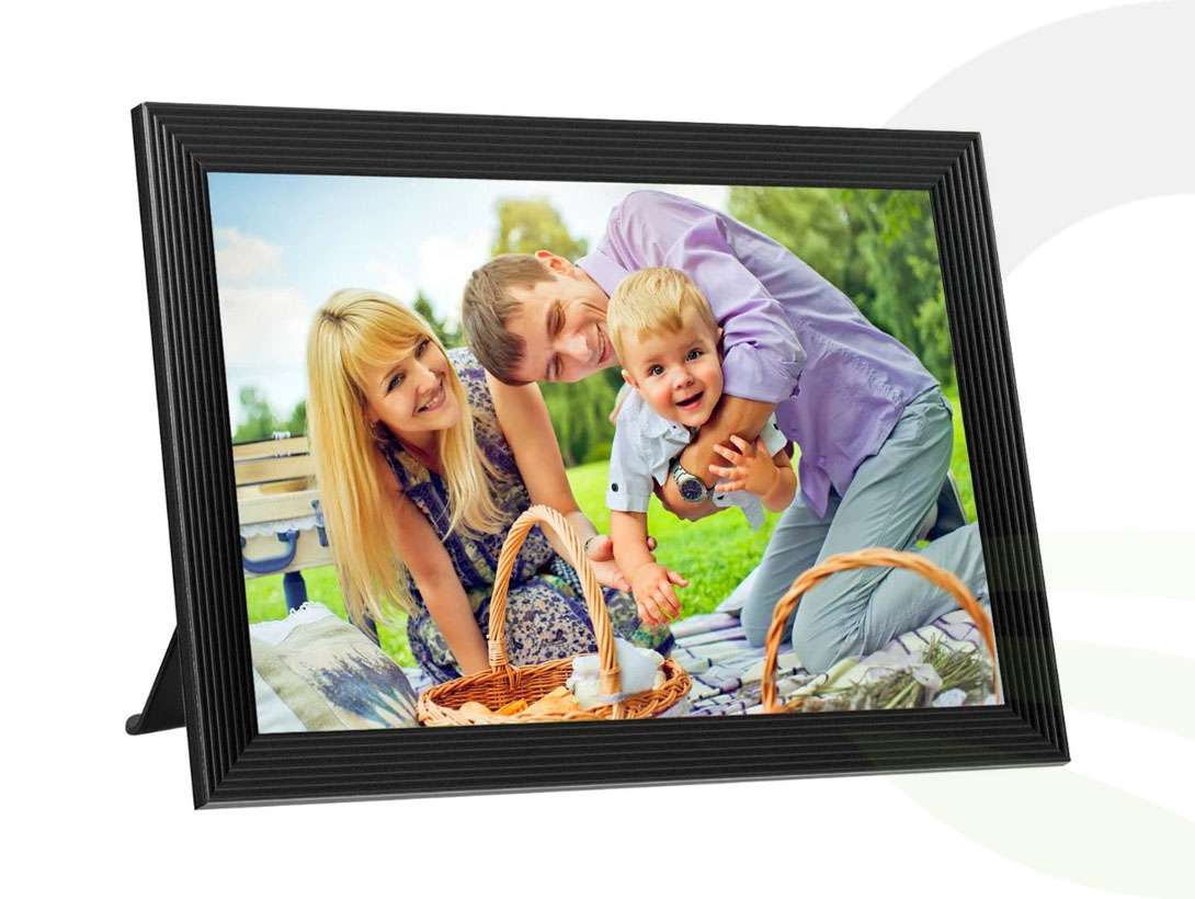 Black Ribbed Digital Photo Frame
