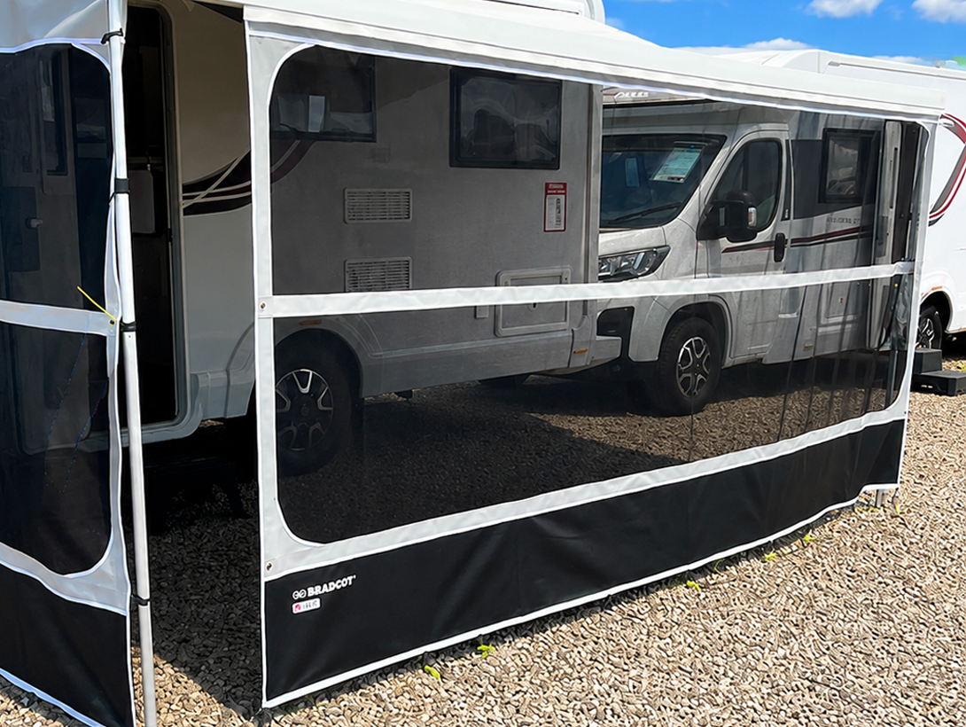 Bradcot Roll-Out Front Diffuser 550