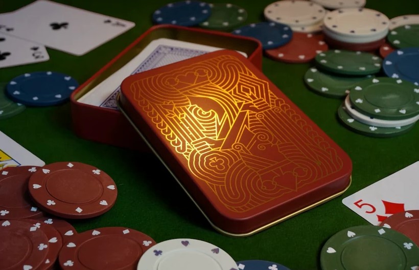 TINIT Playing Cards Tin Red